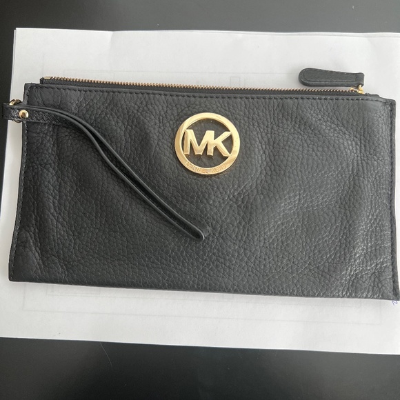 Handbags - Michael kors Clutch Wristlet
